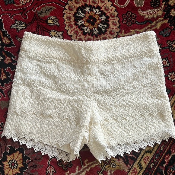 LOFT Pants - Anne Taylor LOFT Lacey shorts